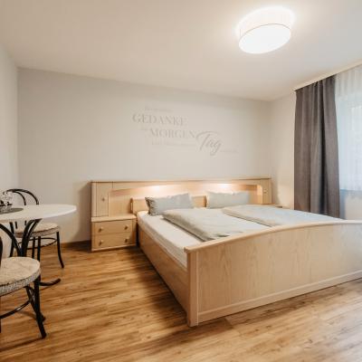Bw Stuhl Bett Doppelzimmer 2 Chambtaler Hof Runding